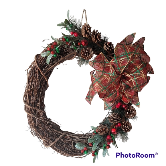 Christmas Grapevine Wreath with Festive Bow - Picture 1 of 4